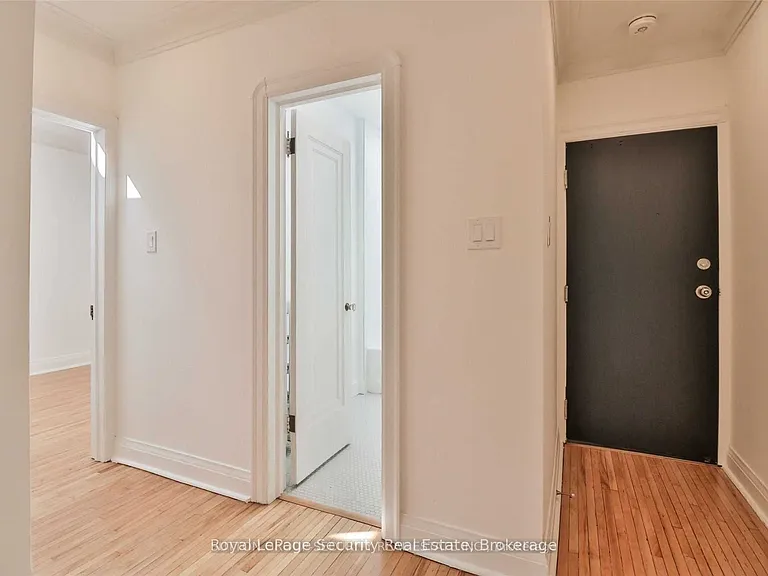 3317 Lake Shore Blvd W #2 — Photo 4