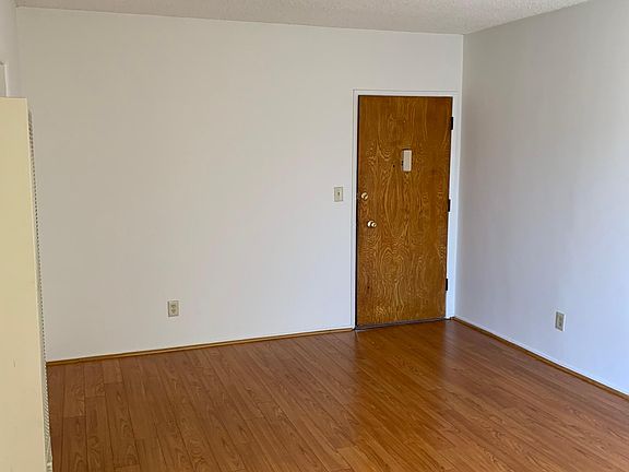 4th image of 431 E Acacia Ave #10