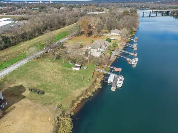 662 Riverfront Dr, Augusta, GA 30901