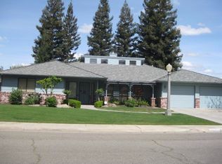 2401 Sophia Ln, Kingsburg, CA 93631
