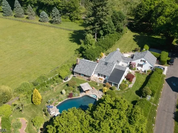 81 Mountaintop Rd, Bernardsville Boro, NJ 07924