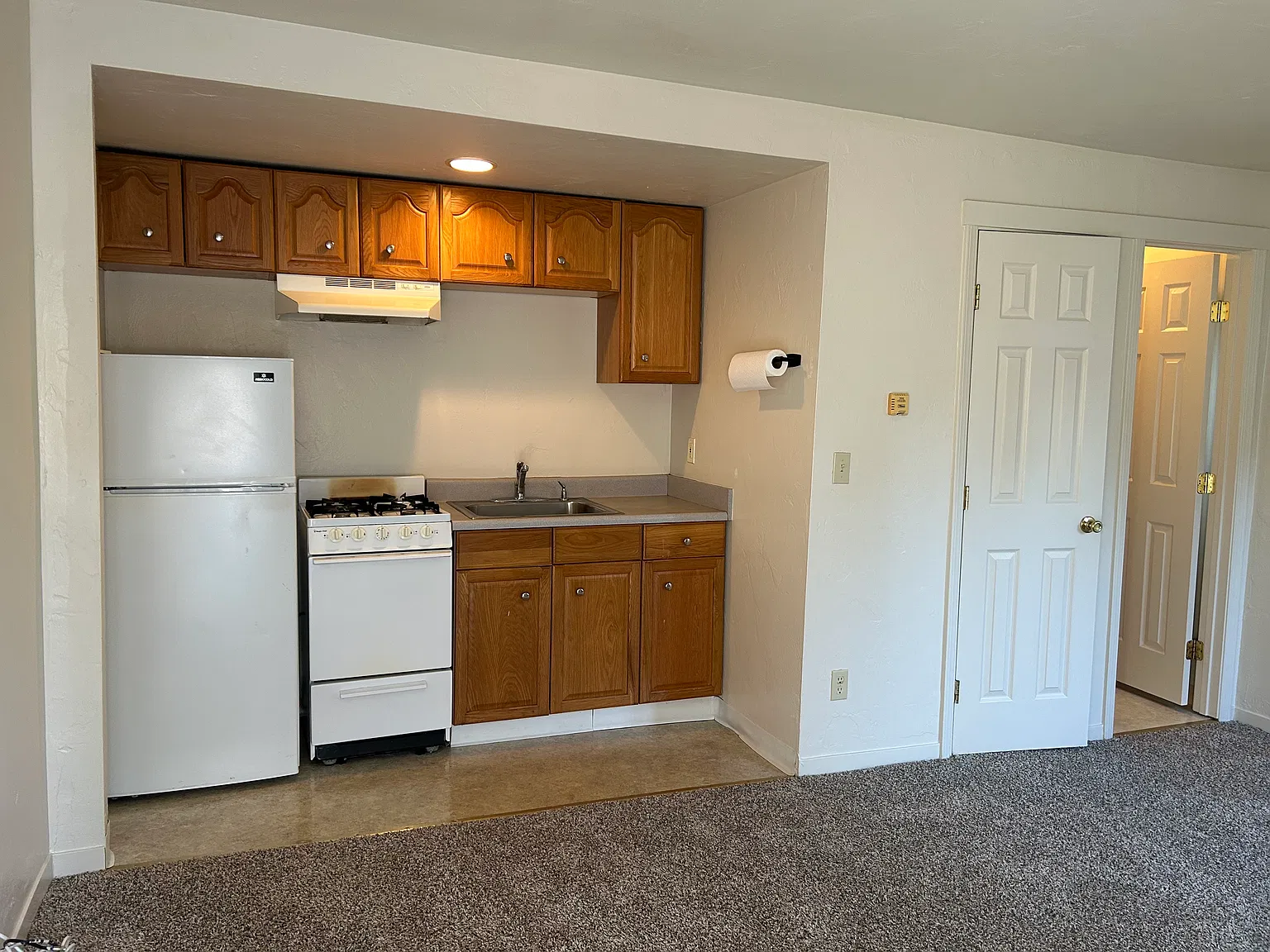Spruce Ave, Pacific Grove — Photo 4