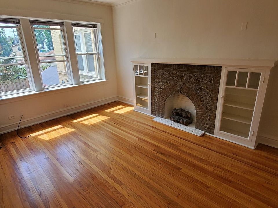 1st image of 2650 N Hamlin Ave #1