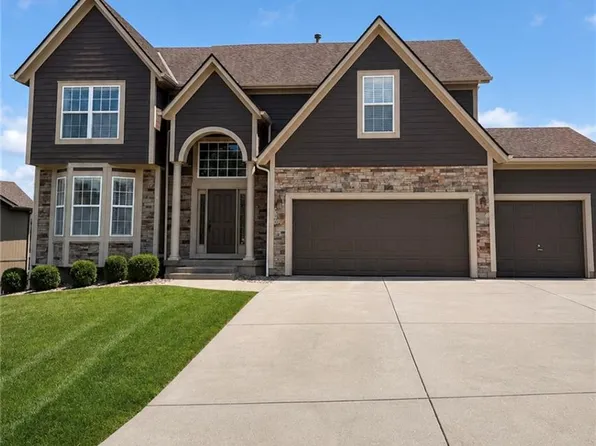 2221 SW Hawk View Rd, Lees Summit, MO 64082