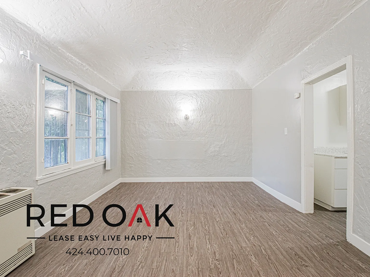 Lovely One Bedroom with High Ceilings, Ample Storage, and Available Parking ~ In Harvard Heights! — Photo 4