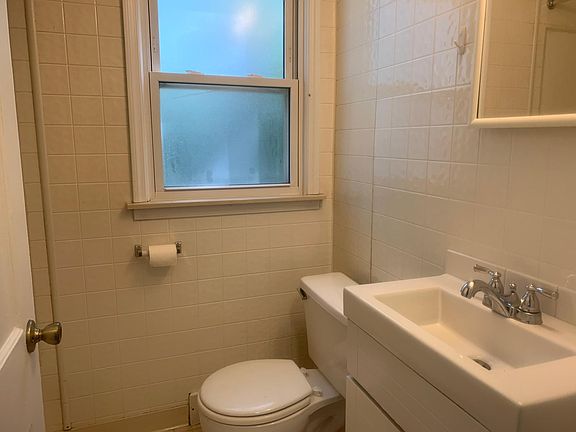 4th image of 10631 Corning St
