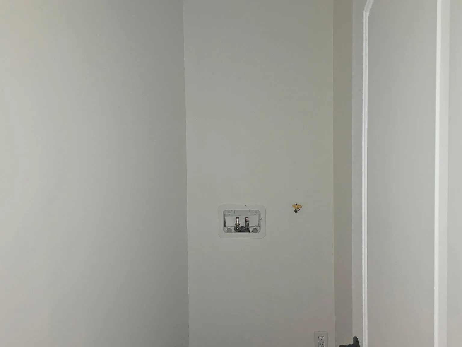 2 bed, 725 sqft, $2,400 — Photo 3