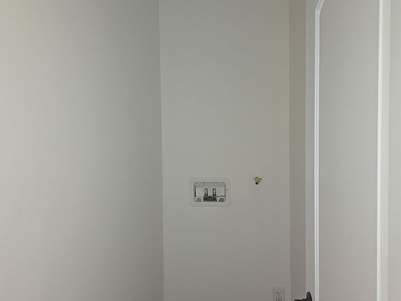 3rd image of 15421 S Williams Ave #1/2