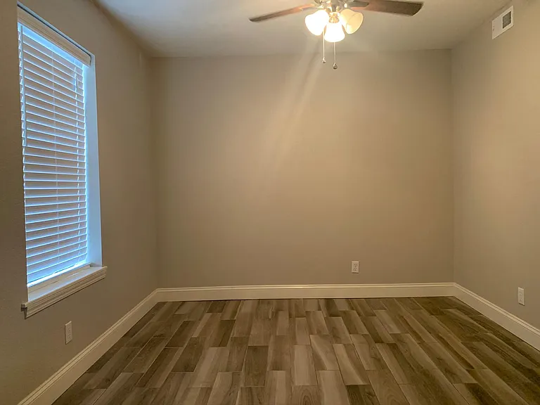 820 Hardy Springs Cir #B — Photo 18