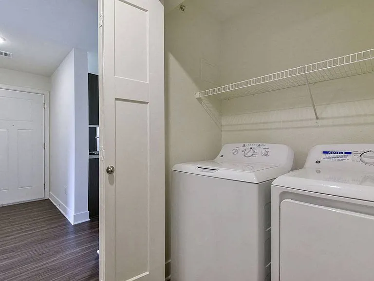 Chase Creek Apartment Homes — Photo 42