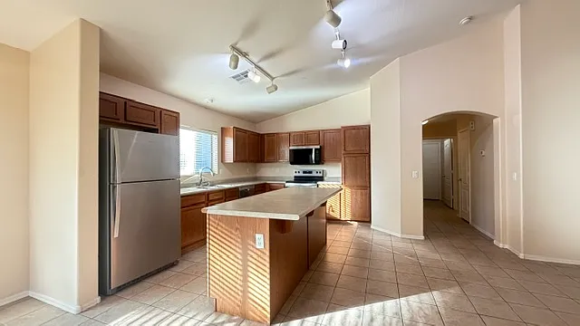 4 bedroom 2 bath single story for rent — Photo 4