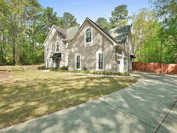 2nd image of 120 Oakdale Ave