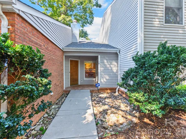 18 8th Ave NW #18, Hickory, NC 28601