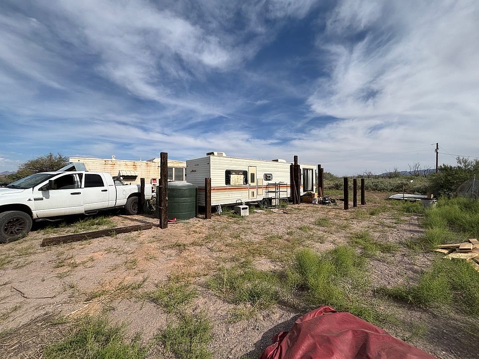 2nd image of 3030 E Cheyenne Dr