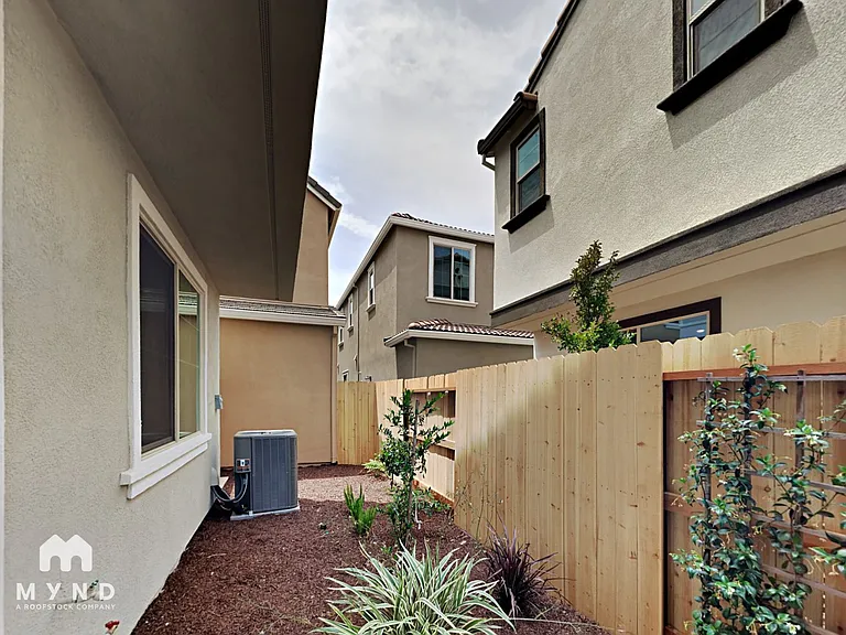 10564 Trill Way — Photo 18