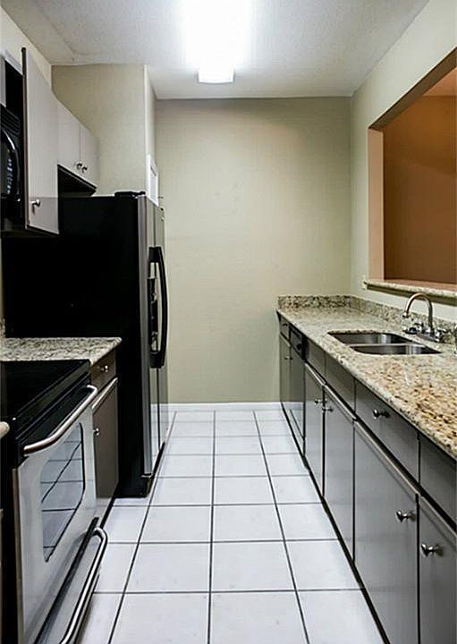 1st image of 2902 Holly Hall St