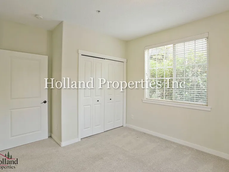 7898 NE Miriam Way — Photo 12