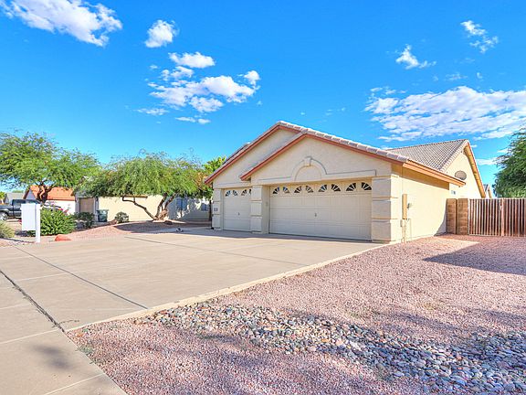 2nd image of 1217 E Sunset Dr