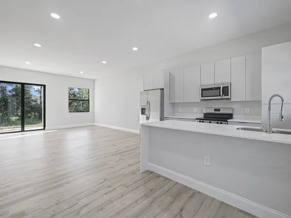 4460 29th St SW, Lehigh Acres, FL 33973