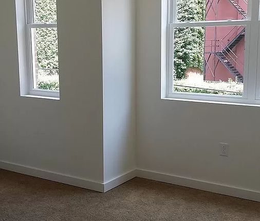 5th image of 1544 Willington St #B