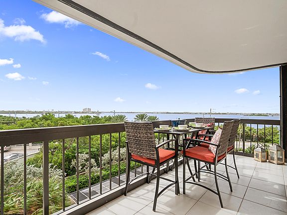 5th image of 5380 N Ocean Dr APT 4A