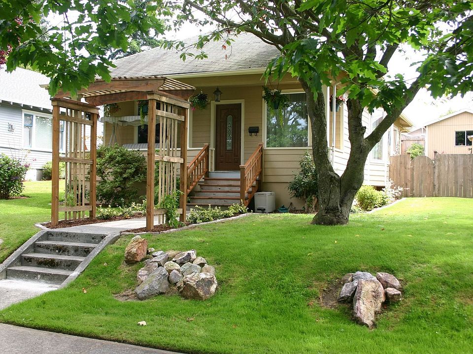 1st image of 2227 McDougall Ave
