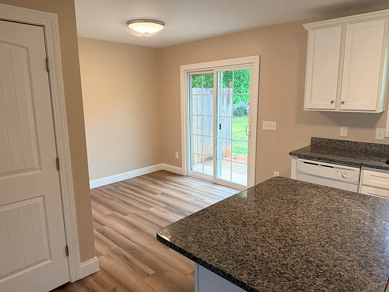 1331 Filbert St — Photo 12