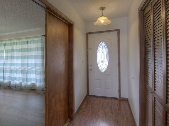 4th image of 517 SE 13th Ct