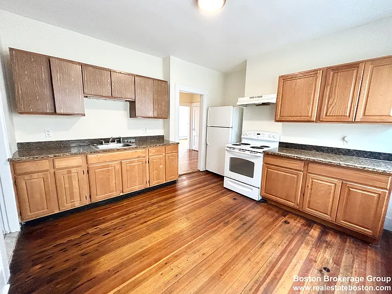 7 Hesston Ter #2 — Photo 1