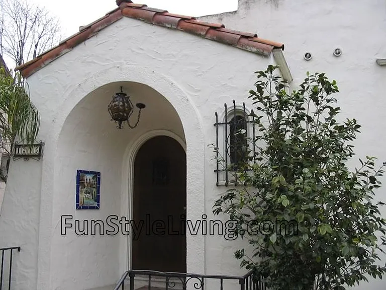 1215 Illinois St — Photo 8