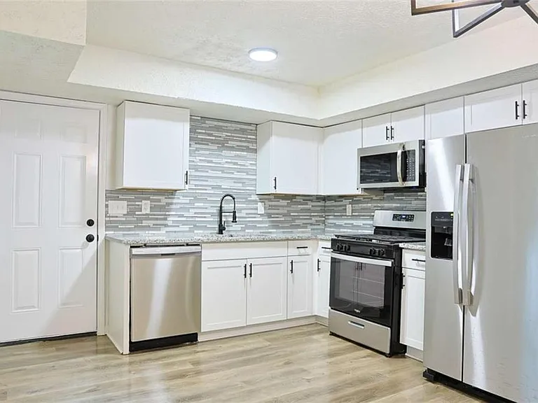 4411 Flakes Mill Rd — Photo 3
