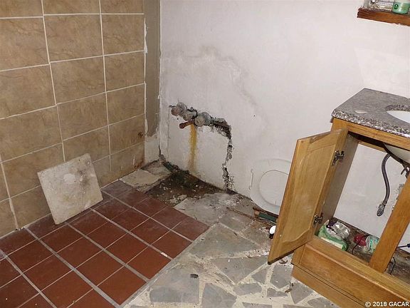 3rd image of 2222 SE 8th Pl