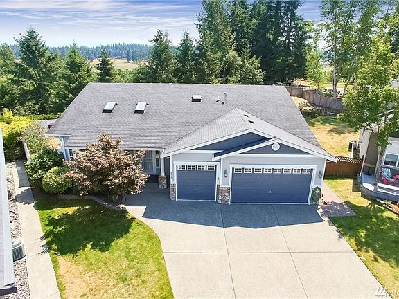2nd image of 8224 192nd Avenue Pl E