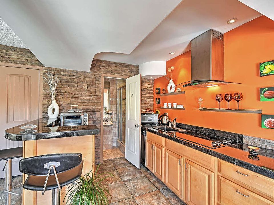 1st image of 808 E Cochise Dr #A