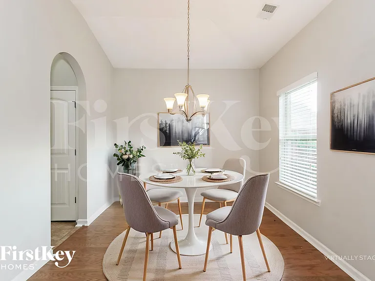 613 Johnnys Cv — Photo 7
