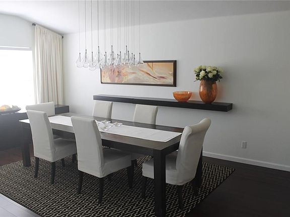 5th image of 2106 Surrey Dr