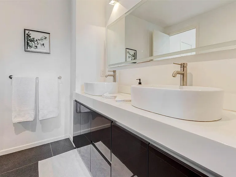 4115 Chartres St — Photo 35