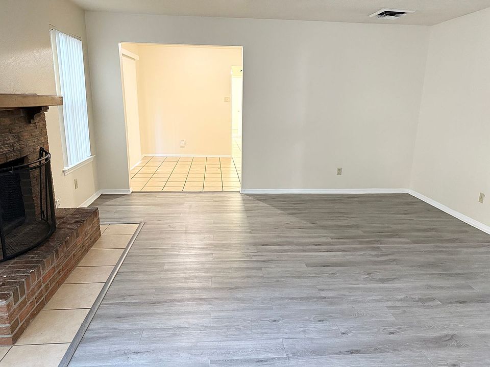 1st image of 1113 Chelwood Park Blvd NE APT 1