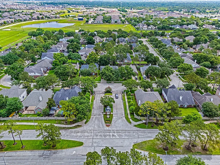 23818 Indian Hills Way — Photo 40