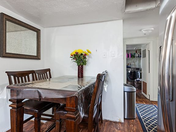 2nd image of 1476 W Parkway Ave