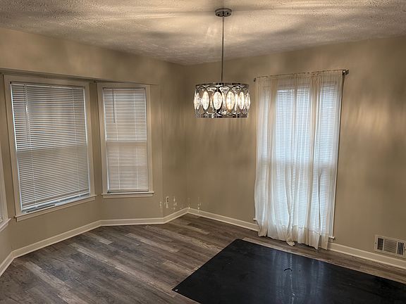 5th image of 3886 Willowbrook Dr