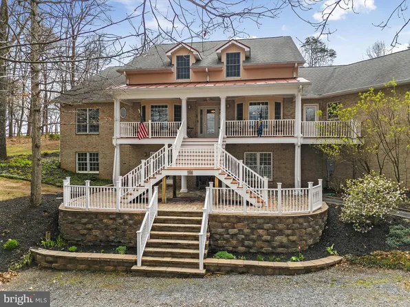 166 Whistlewood Ln, Winchester, VA 22602