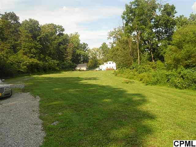 2nd image of 493 Cly Rd