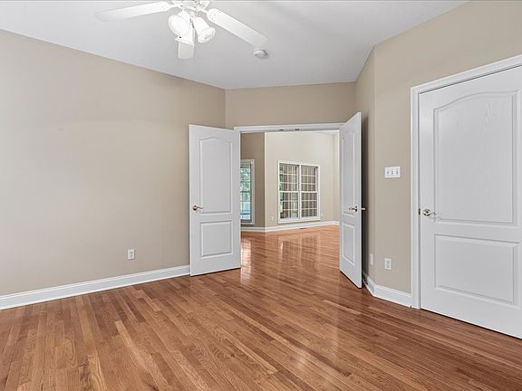 3rd image of 1613 Bayou Bend Way