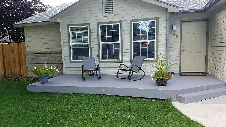 Front porch_2019