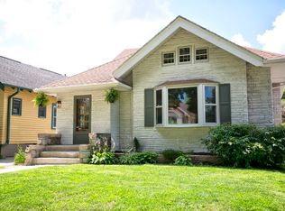 2123 N 61st St, Wauwatosa, WI 53213