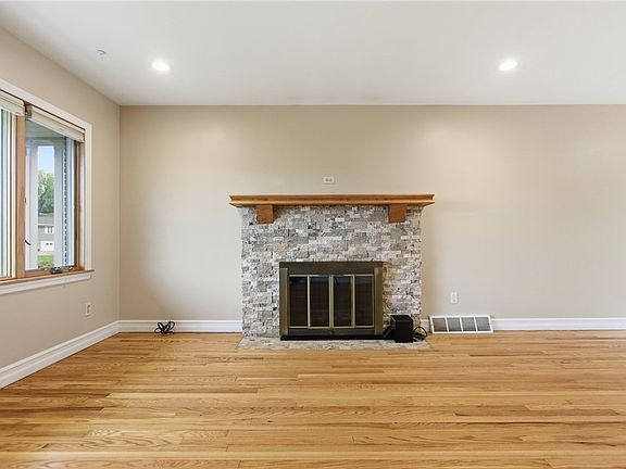 5th image of 1274 Overlook Dr