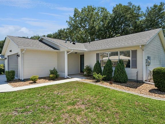 4th image of 27211 Racquet Cir