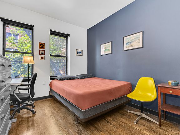 5th image of 315 E 12th St APT 15