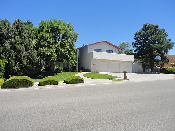 2nd image of 12901 Manitoba Dr NE